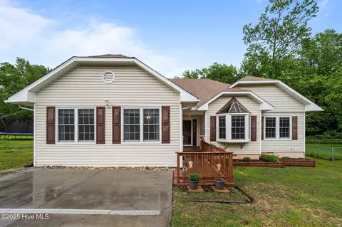 219 Pollard Dr, Jacksonville, NC 28540