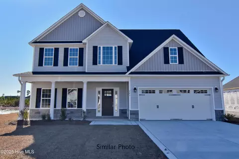332 Black Hawk Dr, Jacksonville, NC 28546