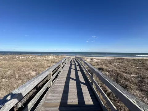 1209 Mackerel Ln, Carolina Beach, NC 28428