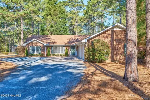 52 Birdie Dr, Whispering Pines, NC 28327