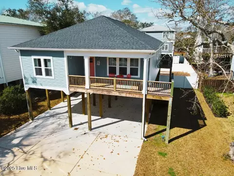 107 SE 21st St, Oak Island, NC 28465