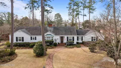 1210 Perry Park Dr, Kinston, NC 28501