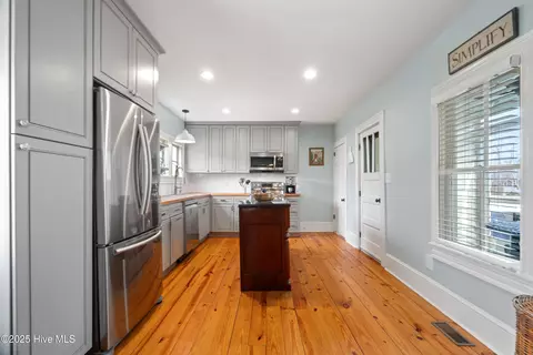 145 E Gale St, Edenton, NC 27932 photo 10