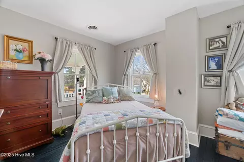 145 E Gale St, Edenton, NC 27932 photo 16