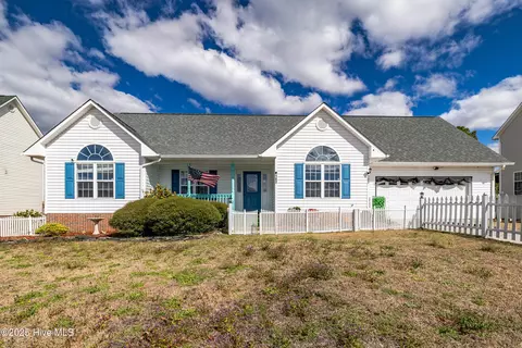 107 Harvest Moon Dr, Richlands, NC 28574