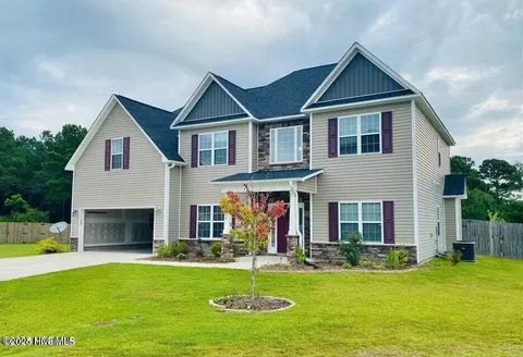 604 Skiff Ct, Swansboro, NC 28584
