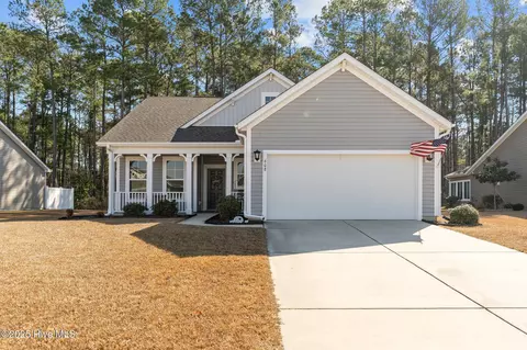608 Dellcastle Ct NW, Calabash, NC 28467