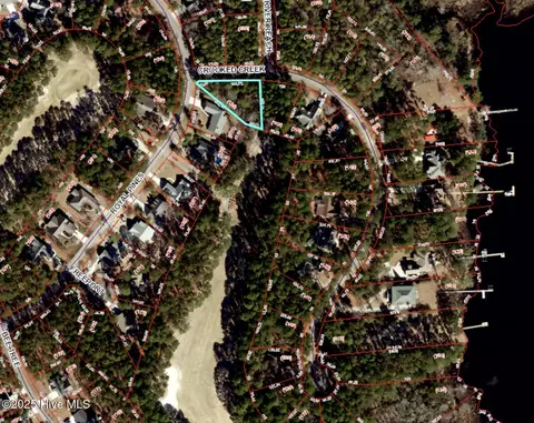 900 Crooked Creek Dr, New Bern, NC 28560
