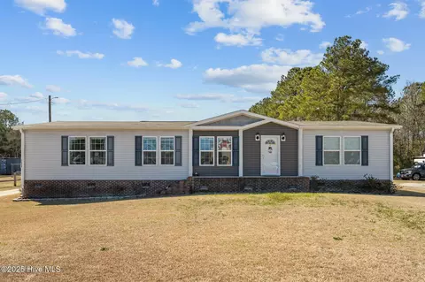 358 Tar Landing Rd, Holly Ridge, NC 28445