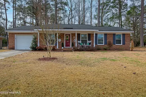 1107 Plymouth Dr, New Bern, NC 28562