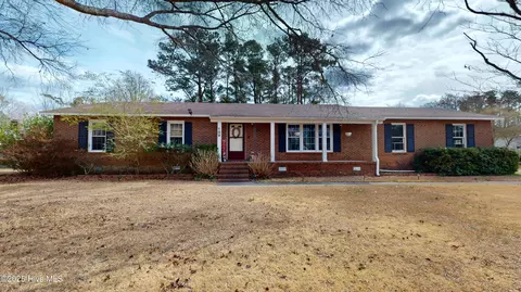 109 Huntcliff Rd, New Bern, NC 28560