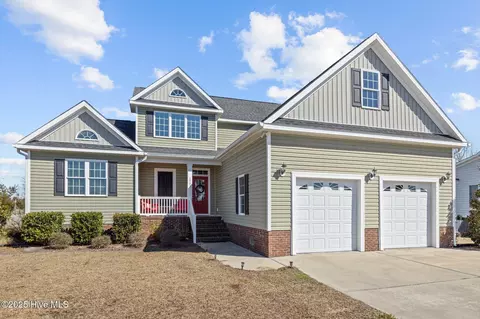 1701 Ivory Gull Dr, Morehead City, NC 28557