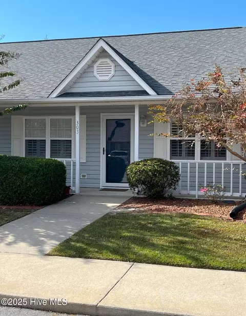 303 Barbour Rd #303, Morehead City, NC 28557