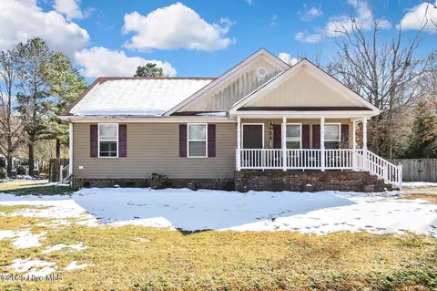 121 Willow Dr, Moyock, NC 27958