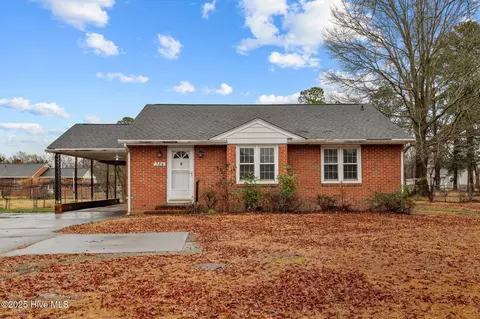384 Snow Hill St, Ayden, NC 28513