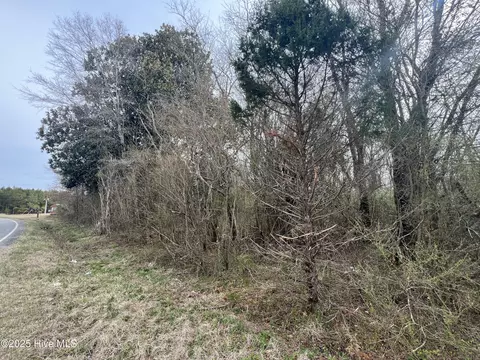 4 Fishing Creek Rd, Tarboro, NC 27886