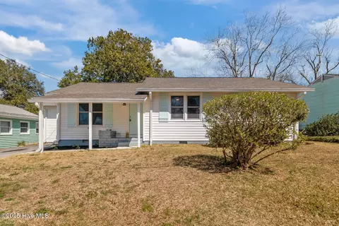 604 W Spring St, Swansboro, NC 28584