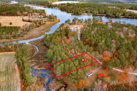 2 Whitehall Rd, Arapahoe, NC 28510