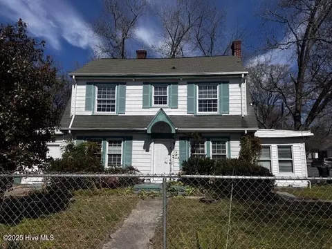 902 W 5th St, Greenville, NC 27834