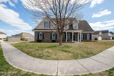 264 Silver Hills Dr, Jacksonville, NC 28546