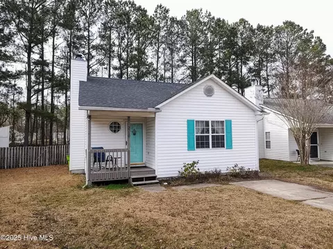 3710 Colony Dr, New Bern, NC 28562