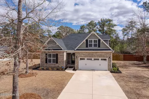 18 N Beatrice Dr, Rocky Point, NC 28457