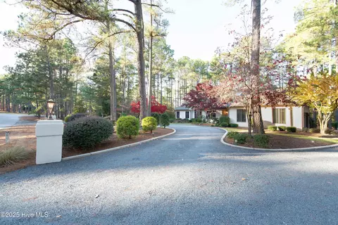20 Pinewild Dr, Pinehurst, NC 28374