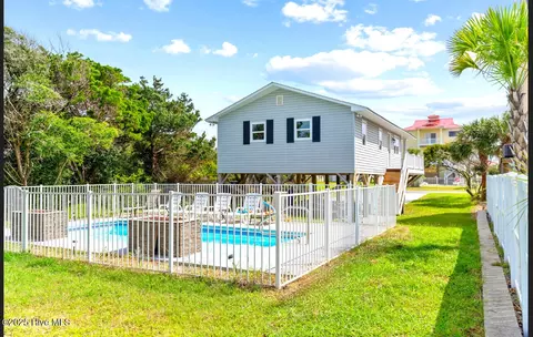 220 W Dolphin Dr, Oak Island, NC 28465