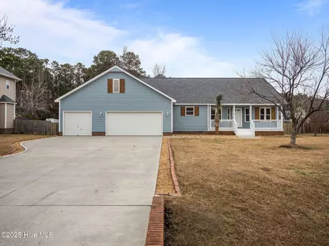 111 River Reach Dr W, Swansboro, NC 28584