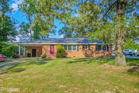 13596 Hobbton Hwy, Newton Grove, NC 28366