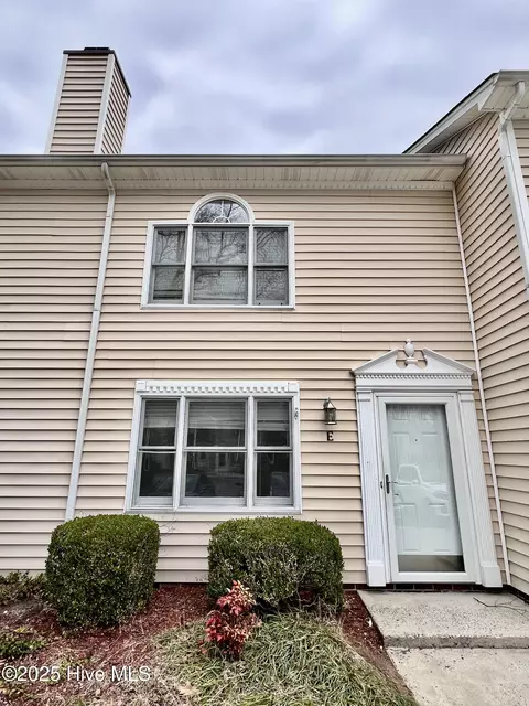 2909 Cedar Creek Rd #E, Greenville, NC 27834