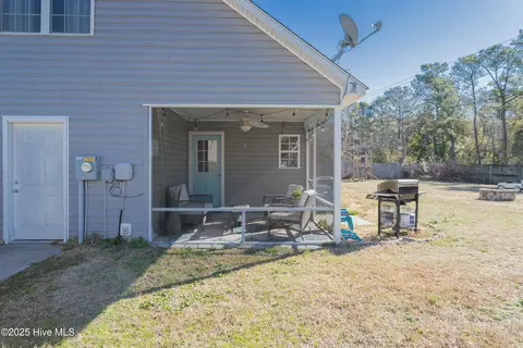 Exterior - 109 Spain Dr, Hubert, NC 28539 photo 3 of 5