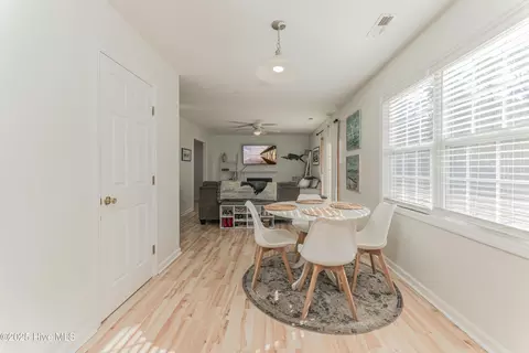 Dining - 109 Spain Dr, Hubert, NC 28539 photo 5 of 5