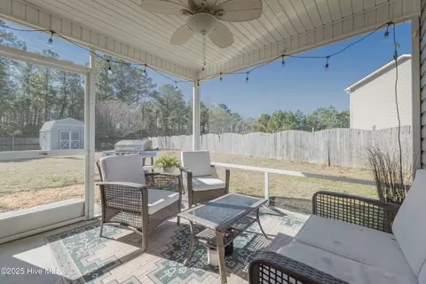 Exterior - 109 Spain Dr, Hubert, NC 28539 photo 2 of 5