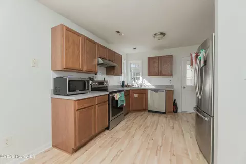 Kitchen - 109 Spain Dr, Hubert, NC 28539 photo 1 of 3