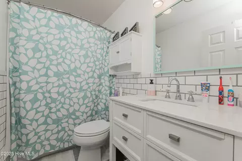 Bath - 109 Spain Dr, Hubert, NC 28539 photo 4 of 4