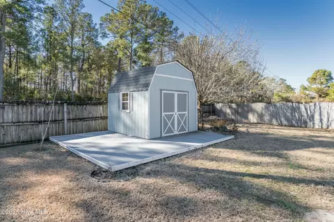 Exterior - 109 Spain Dr, Hubert, NC 28539 photo 5 of 5