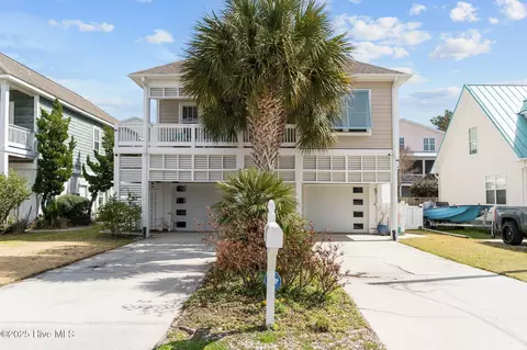 1717 Pinfish Ln #1 & 2, Kure Beach, NC 28449
