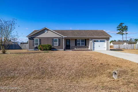 407 Duncan Dr S, Richlands, NC 28574