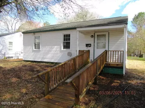 416 New River Dr, Jacksonville, NC 28540