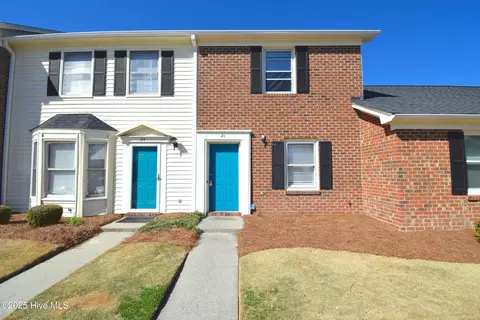 2700 Thackery Rd #21, Greenville, NC 27858