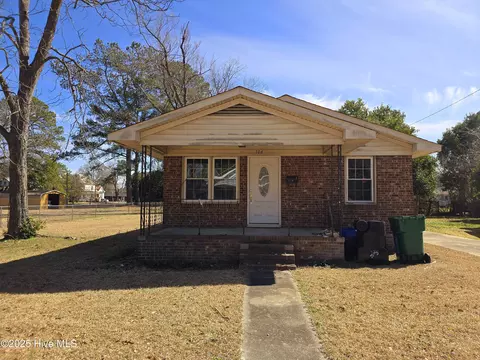 106 Beech St, Williamston, NC 27892