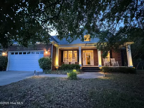 5800 Neelys Ct, Wilmington, NC 28409