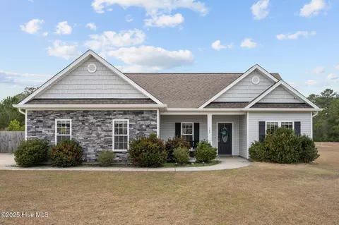 107 Costa Ct, Sneads Ferry, NC 28460
