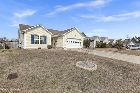 235 Red Carnation Dr, Holly Ridge, NC 28445