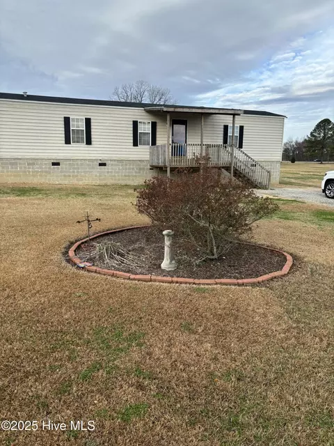 831 Parris Rd, Stantonsburg, NC 27883