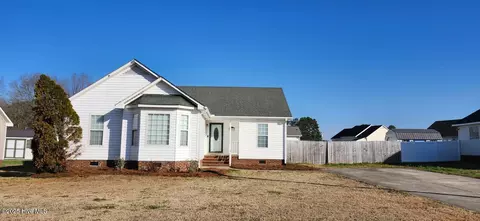 305 Derek Ln, Stantonsburg, NC 27883