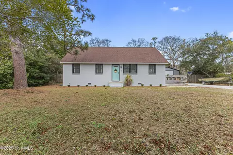 105 Sound View Dr, Wilmington, NC 28409