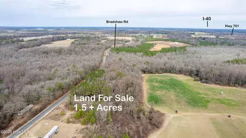 4616 Bradshaw Rd, Clinton, NC 28328