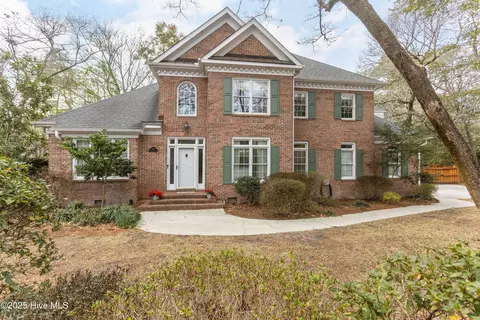 6701 Providence Rd, Wilmington, NC 28411